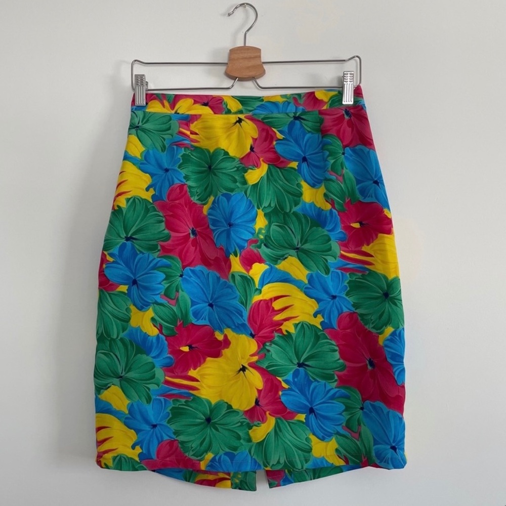 Bella Donna XL woman colourful skirt